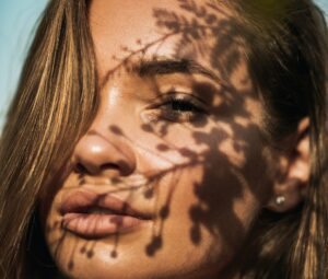 Co na pierwsze zmarszczki? Wskazówki od kosmetologa