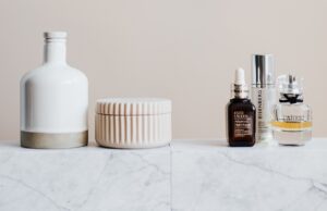 Tania pielęgnacja twarzy – czy to możliwe?