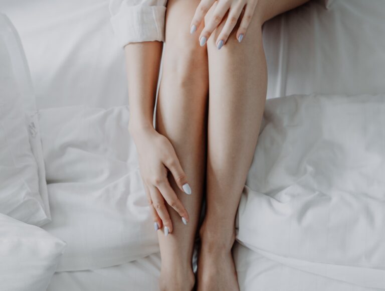 Jak leczyć zapalenie mieszków włosowych i mieć zdrową skórę nóg