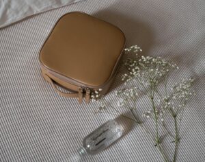 Beżowa torebka kosmetolożki