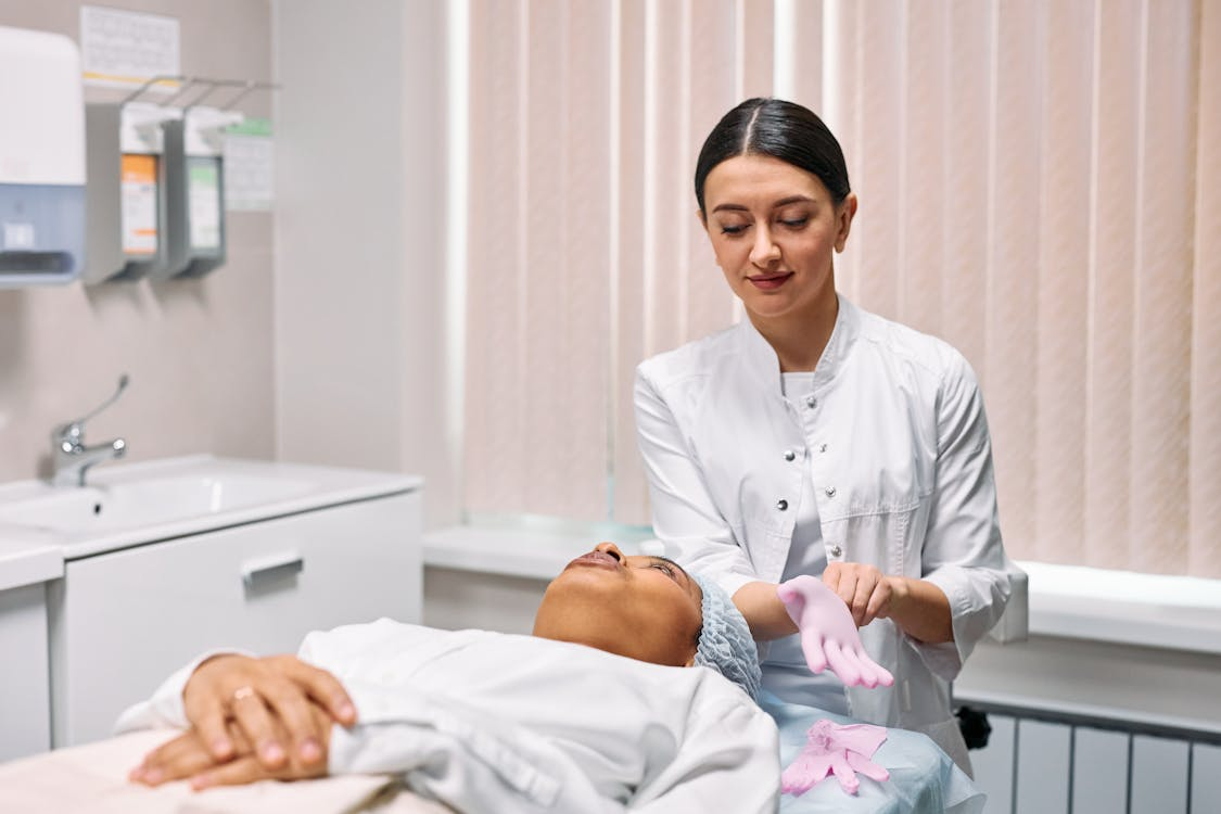 Kosmetolog czy dermatolog
